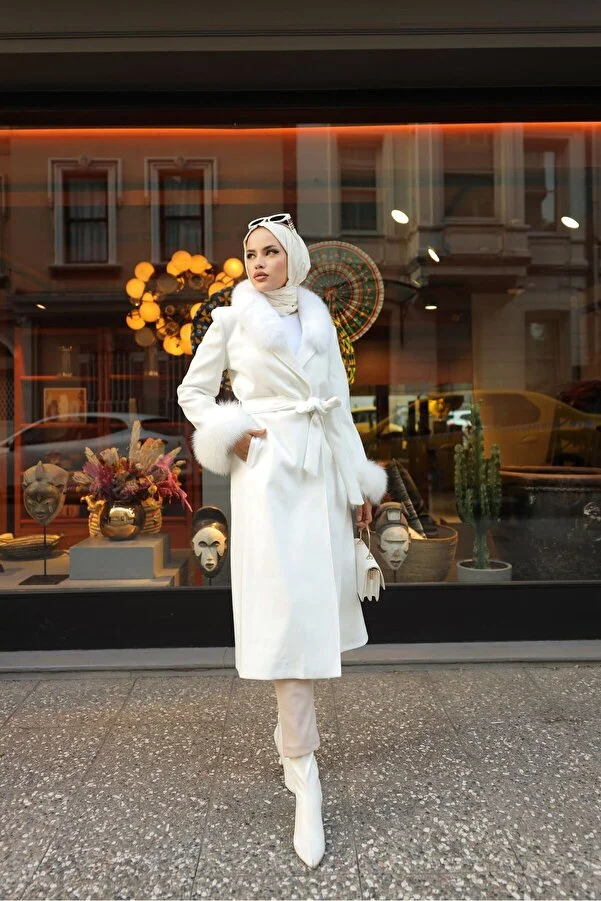 "ZEHRA ÇAMRAN New Season Elegant White Coat - Turkish Production, GENUINE FUR, Sizes 36-44, 001"